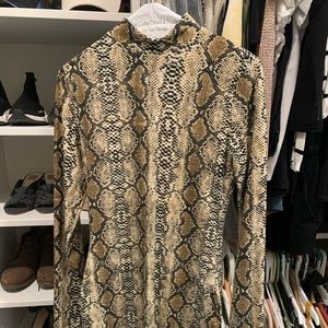 Long sleeve mini dress animal print